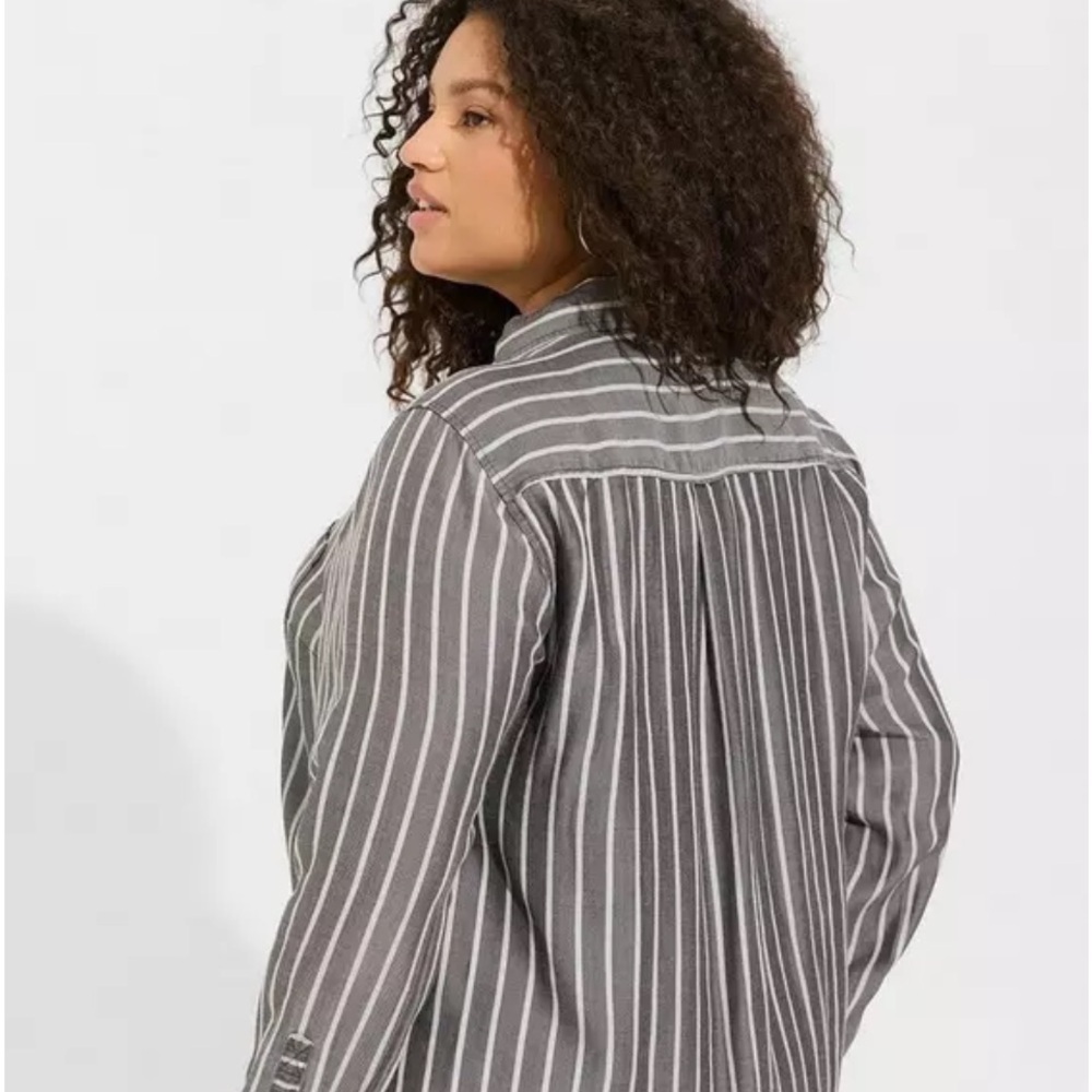 Lizzie Chambray Button Up Long Sleeve Shirt - Picture 2 of 7